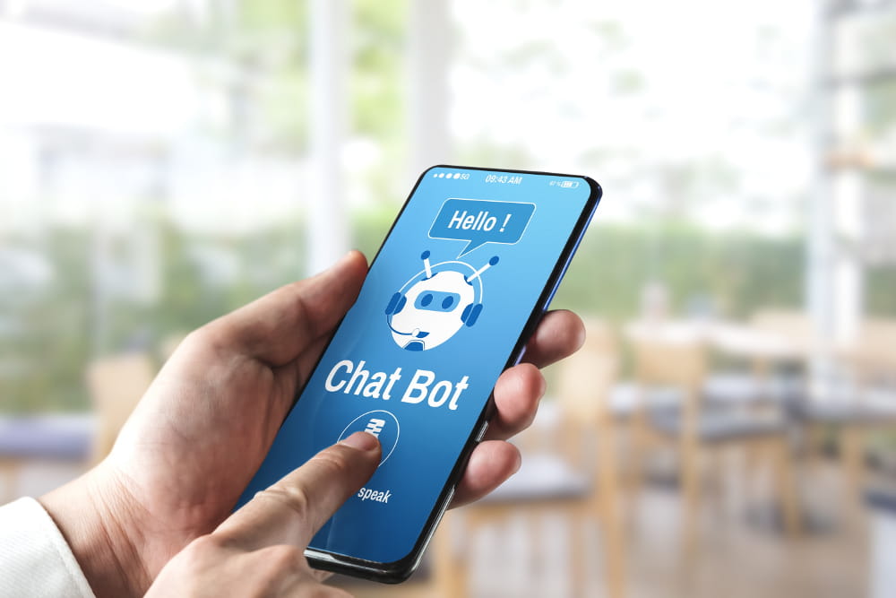 Como utilizar chatbots em estratégia de marketing: cliente conversando com a empresa.